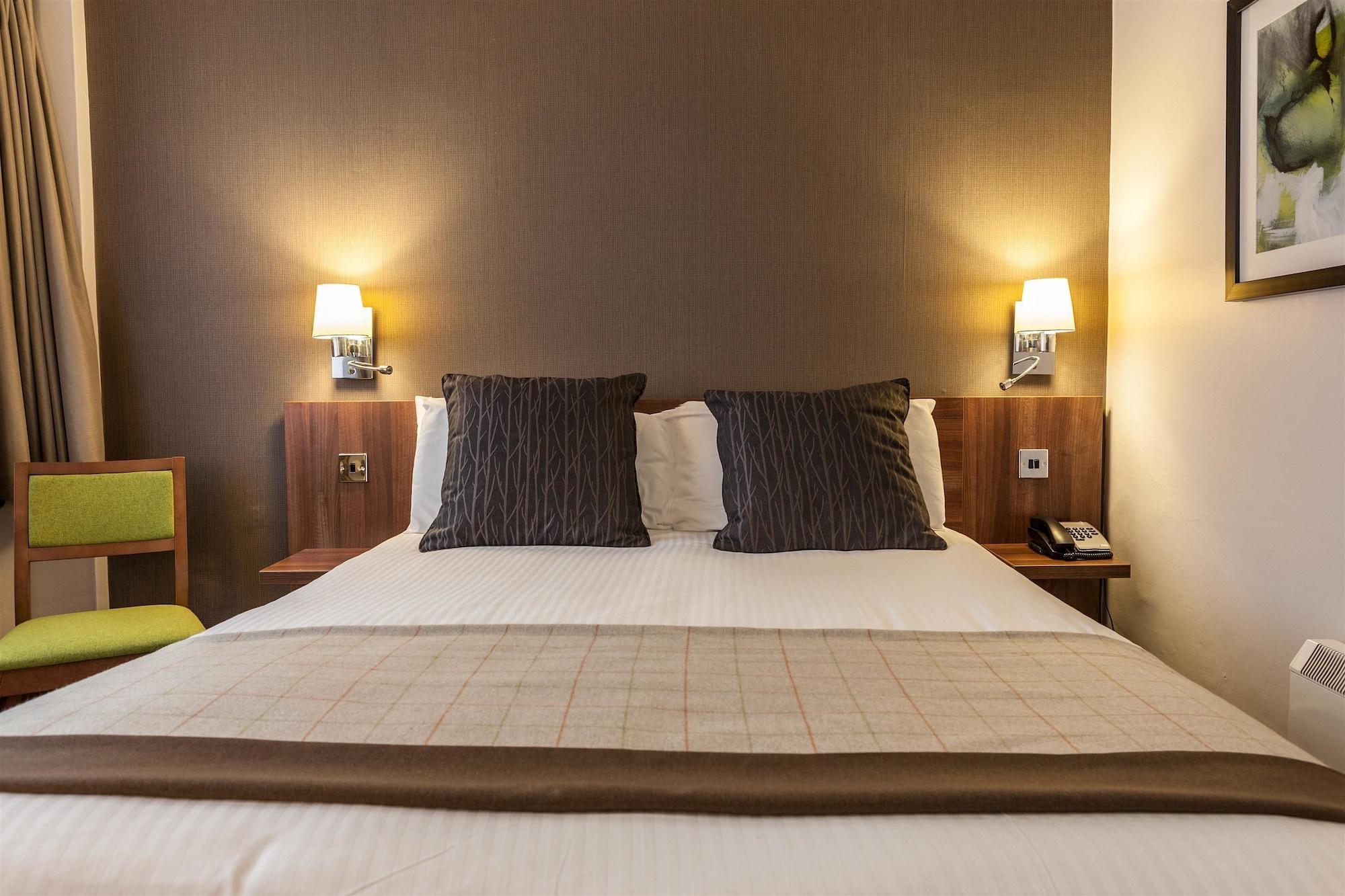 Cresta Court Hotel Altrincham Ngoại thất bức ảnh