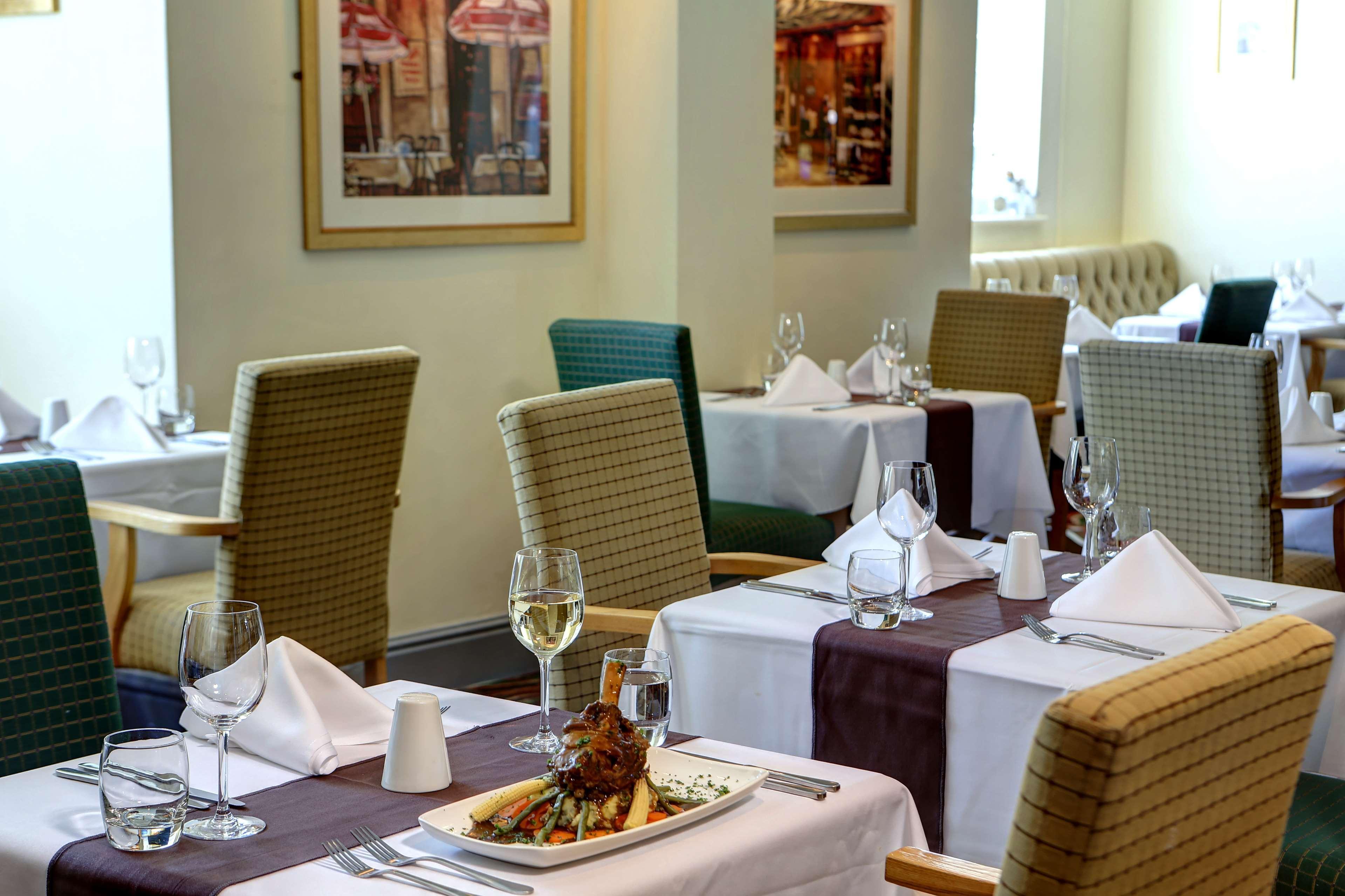 Cresta Court Hotel Altrincham Ngoại thất bức ảnh