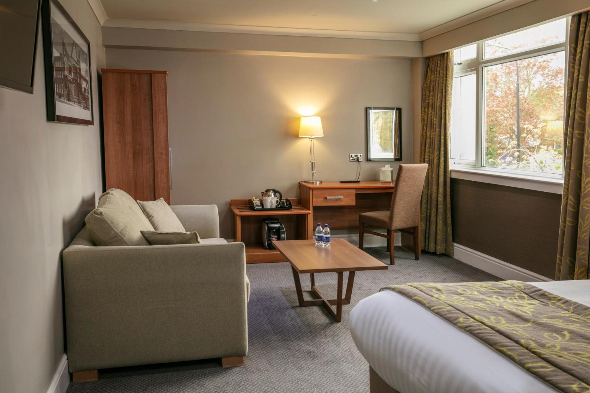 Cresta Court Hotel Altrincham Ngoại thất bức ảnh