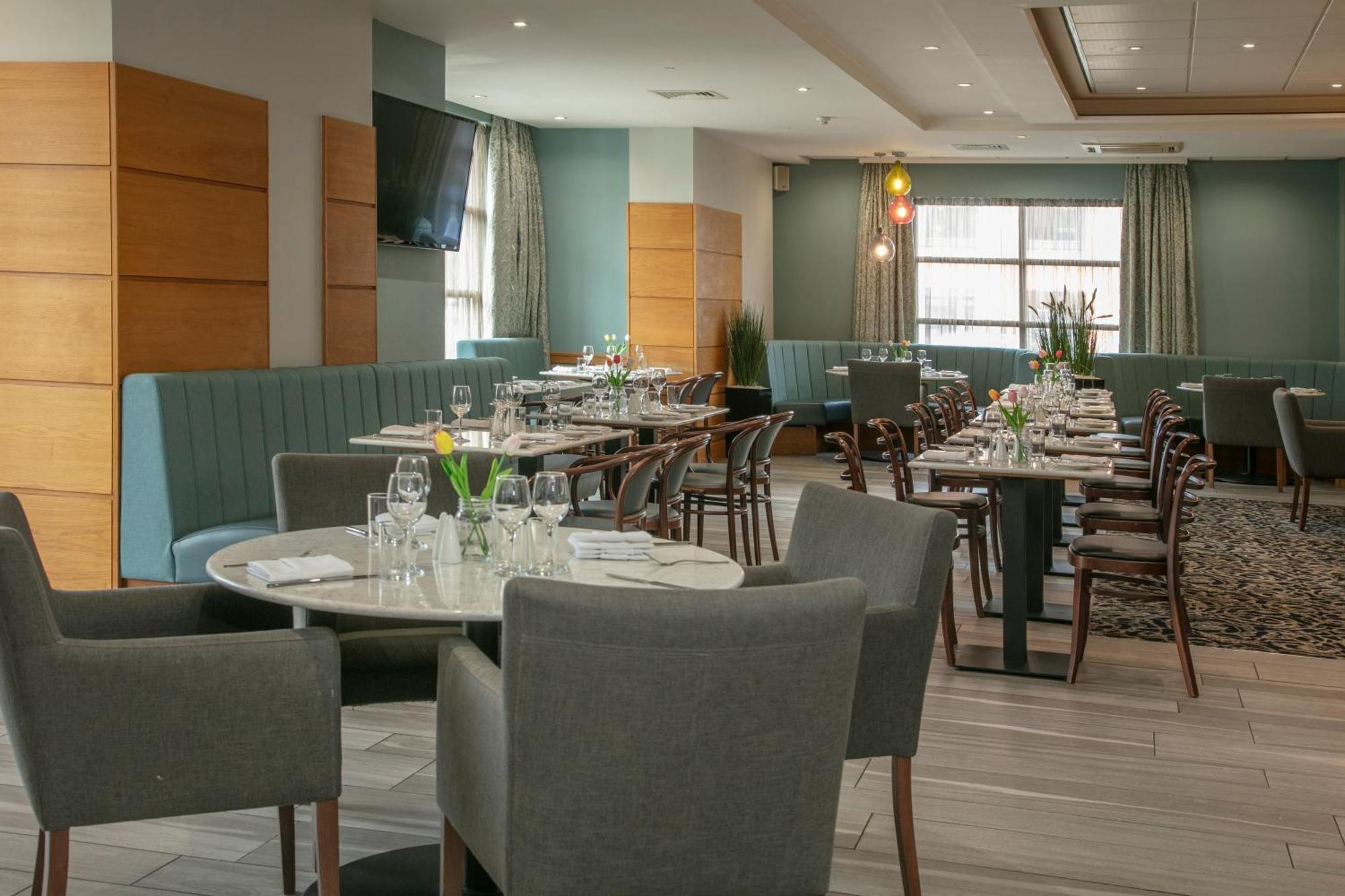 Cresta Court Hotel Altrincham Ngoại thất bức ảnh
