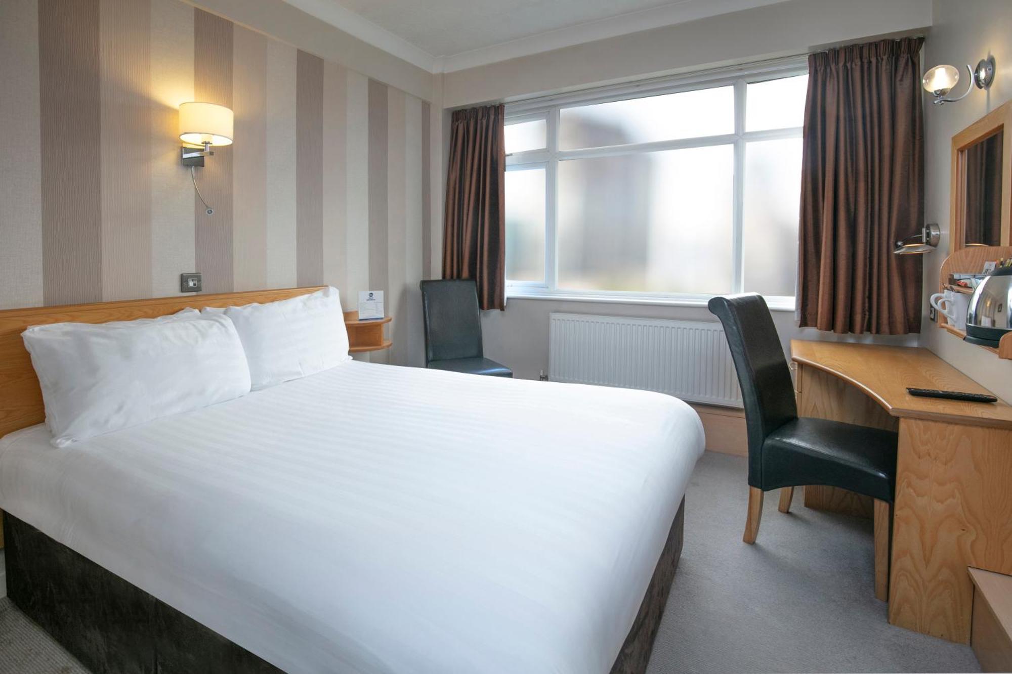 Cresta Court Hotel Altrincham Ngoại thất bức ảnh