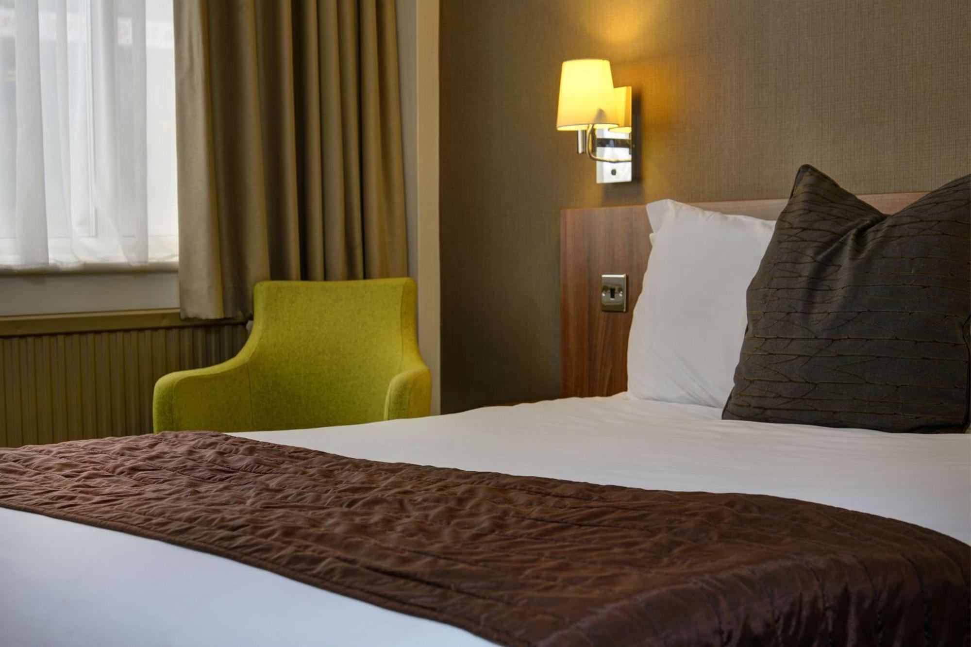 Cresta Court Hotel Altrincham Ngoại thất bức ảnh