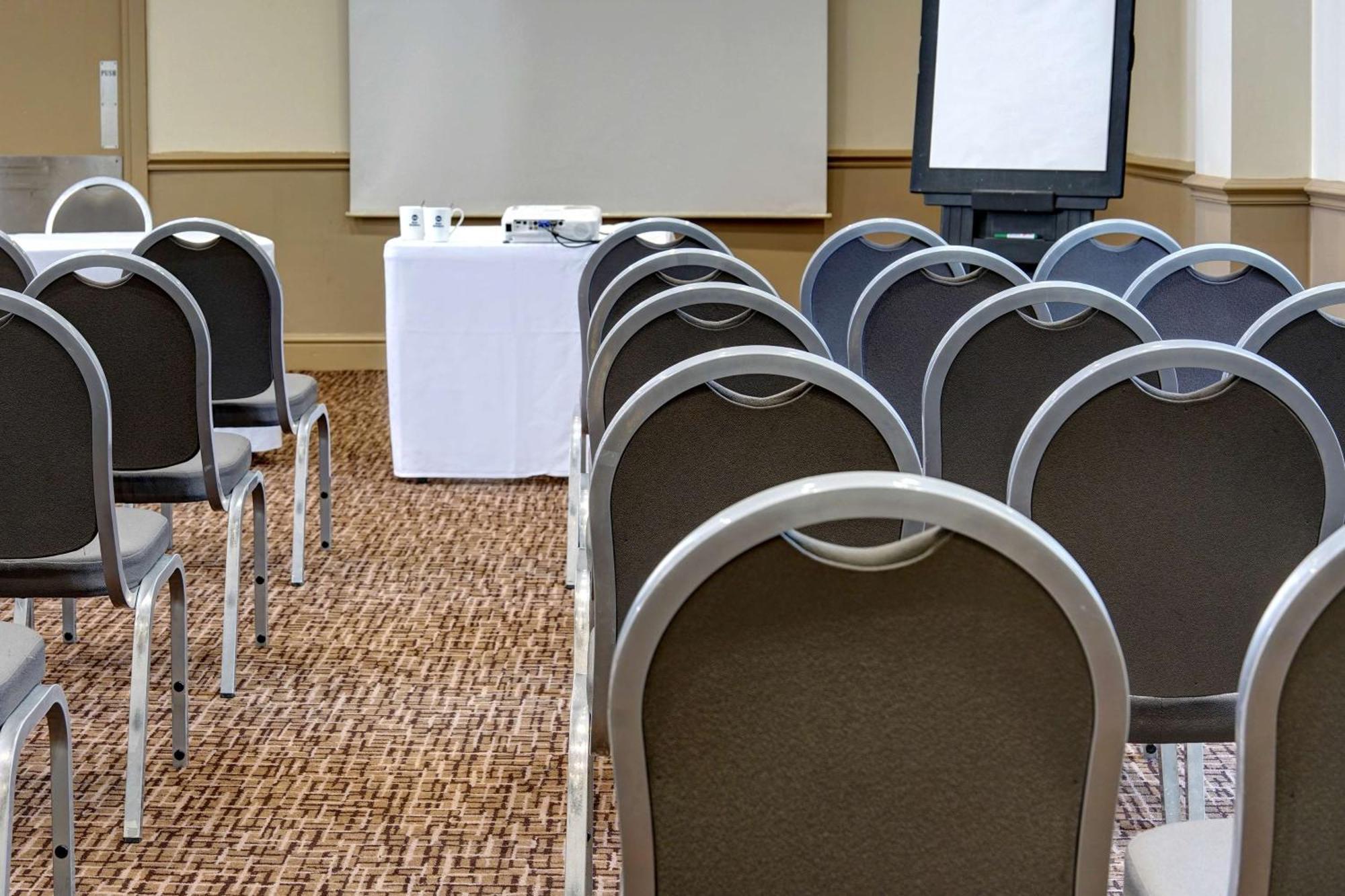 Cresta Court Hotel Altrincham Ngoại thất bức ảnh