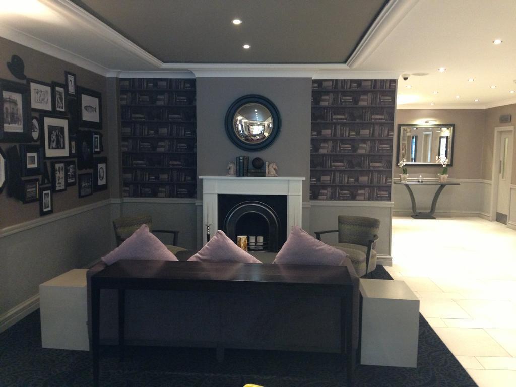 Cresta Court Hotel Altrincham Ngoại thất bức ảnh