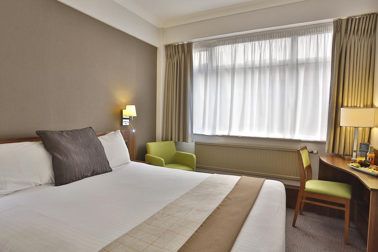 Cresta Court Hotel Altrincham Ngoại thất bức ảnh