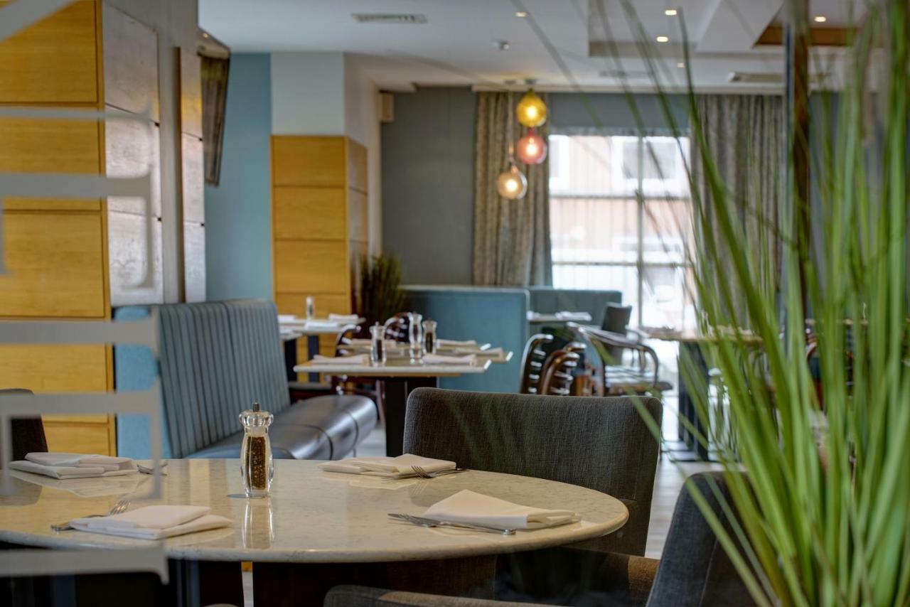 Cresta Court Hotel Altrincham Ngoại thất bức ảnh